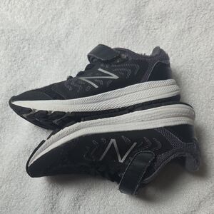 New Balance 519v2 Kids Black Velcro Sneakers | Size 12 US | Athletic Shoes